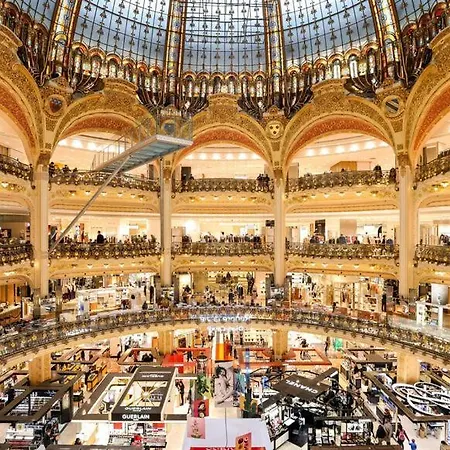 A 2 Minutes De Lafayette Paris